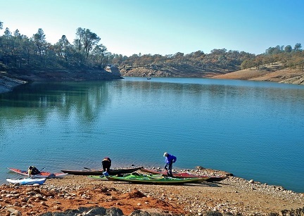 SUP boarding Camanche Lake